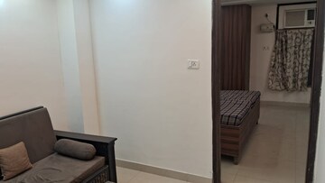 Room in 1 BHK Apartment at Sector 27 – for Rent
