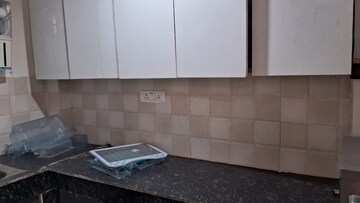 Bathroom in 1 BHK Apartment at Sector 27 – for Rent