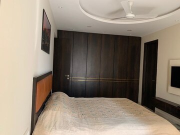 Master Bedroom in 3 BHK Apartment at Fortune Enclave, Khar West – for Rent