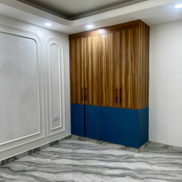  3 BHK Builder Floor at Mansarovar Park – for Sale