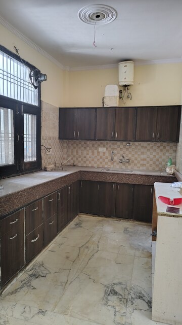 Kitchen in 2 BHK Builder Floor at M3M Atrium, Sector 57 – for Rent