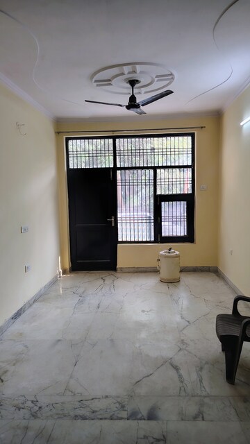 Room in 2 BHK Builder Floor at M3M Atrium, Sector 57 – for Rent