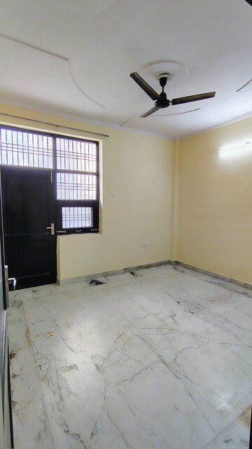 Room in 2 BHK Builder Floor at M3M Atrium, Sector 57 – for Rent