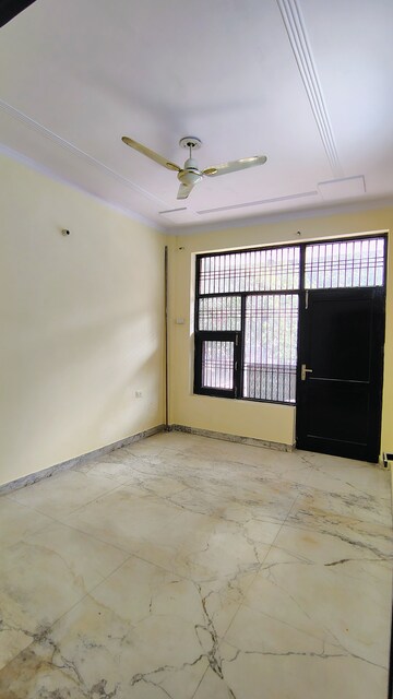 Room in 2 BHK Builder Floor at M3M Atrium, Sector 57 – for Rent