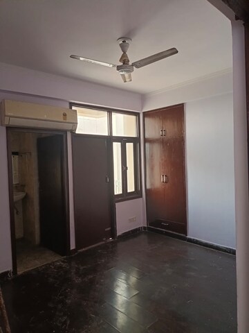 Master Bedroom in 3.5 BHK Apartment at Sanchar Nest Palm Heights, Wave City – for Rent