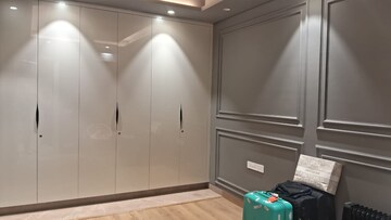 Room in 4 BHK Apartment at Sector 25 – for Rent