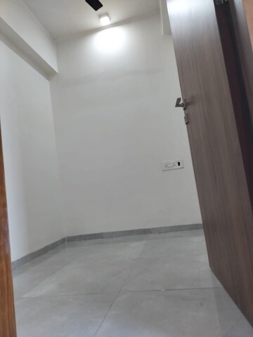 Room in 1 BHK Apartment at Earth Vintage, Dadar West – for Rent