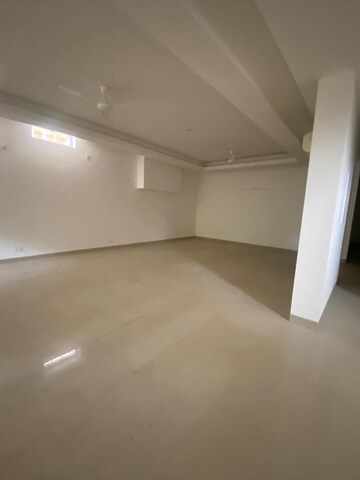 Room in 5 BHK Villa at Emaar Marbella, Sector 66 – for Rent