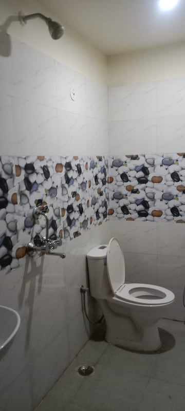 Attached Bathroom in 2 BHK Builder Floor at Sector 52 – for Rent