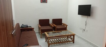 Living Room in 2 BHK Builder Floor at Sector 52 – for Rent