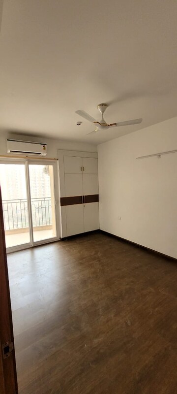Room in 3 BHK Apartment at ATS Nobility, Sector 4 Greater Noida – for Sale