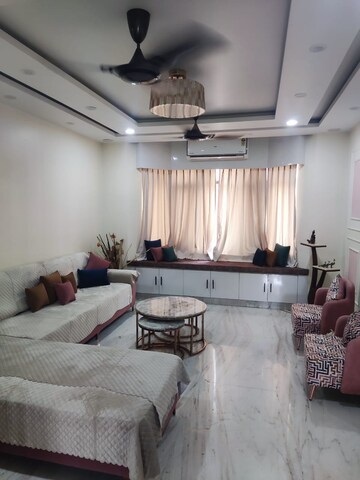 Master Bedroom in 3.5 BHK Apartment at Eldeco Utopia, Sector 93a – for Rent