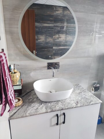 Bathroom in 3.5 BHK Apartment at Eldeco Utopia, Sector 93a – for Rent