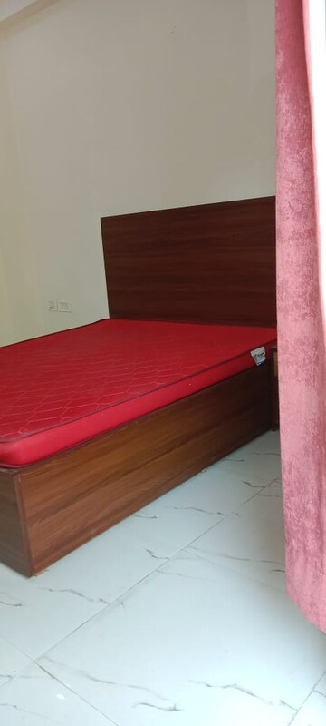 Bedroom in 2 BHK Builder Floor at Ardee City, Sector 52 – for Rent