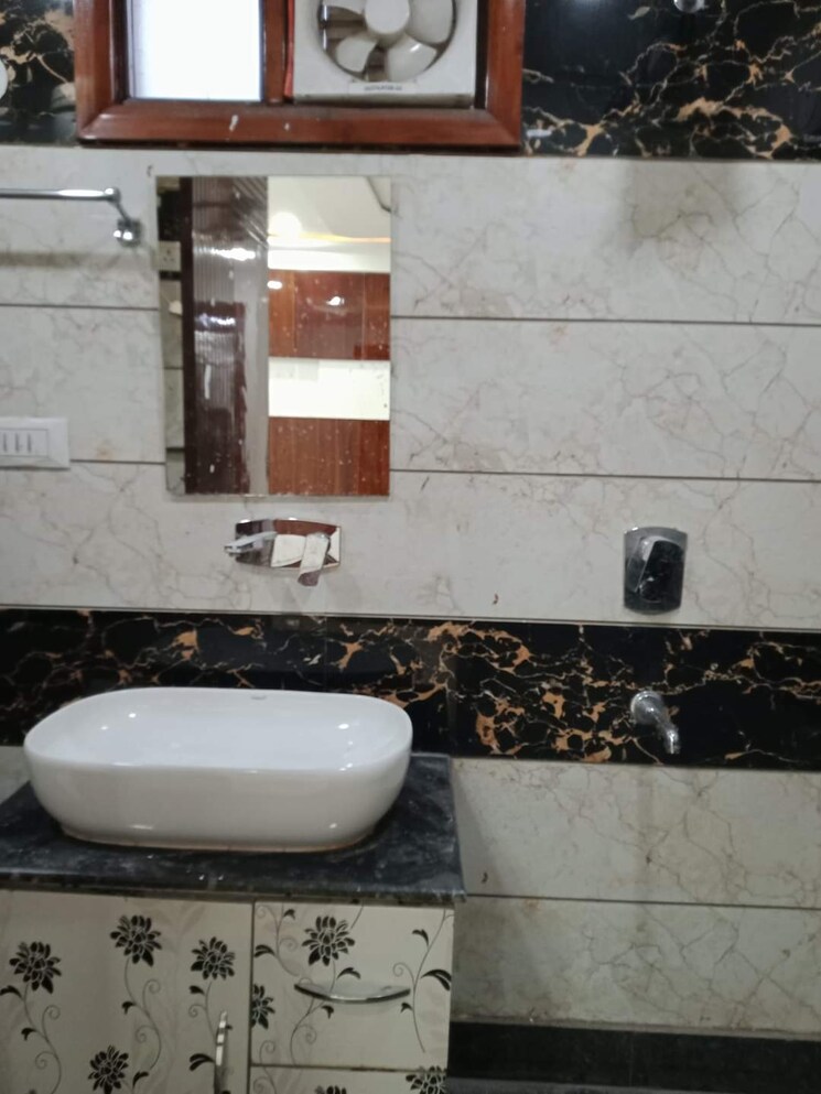 Bathroom, burari 3 Bedroom 120 Sq.Ft. Builder Floor In Burari Delhi 7966576