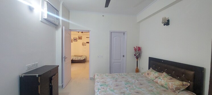 Room, maxblis-grand-wellington 1 Bedroom 615 Sq.Ft. Apartment In Sector 75 Noida 7966580