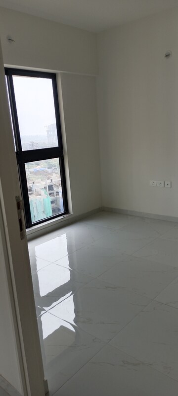 Room in 1.5 BHK Apartment at Runwal Gardens Phase I, Dombivli East – for Rent