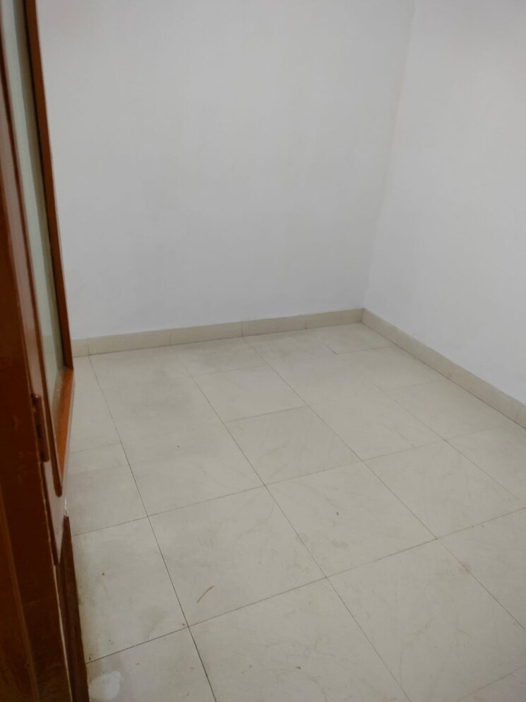 Room, patparganj 3 Bedroom 1250 Sq.Ft. Apartment In Patparganj Delhi 7966675