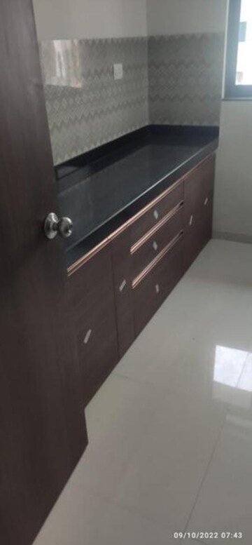 Furnished Amenities in 2 BHK Apartment at Earth Terrace, Goregaon West – for Rent