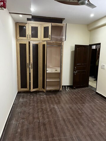 Room in 2 BHK Builder Floor at Sector 46 – for Rent
