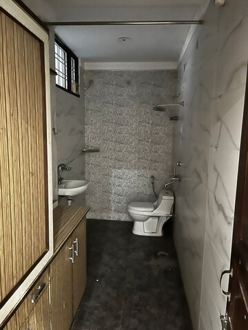 Balcony in 2 BHK Builder Floor at Sector 46 – for Rent