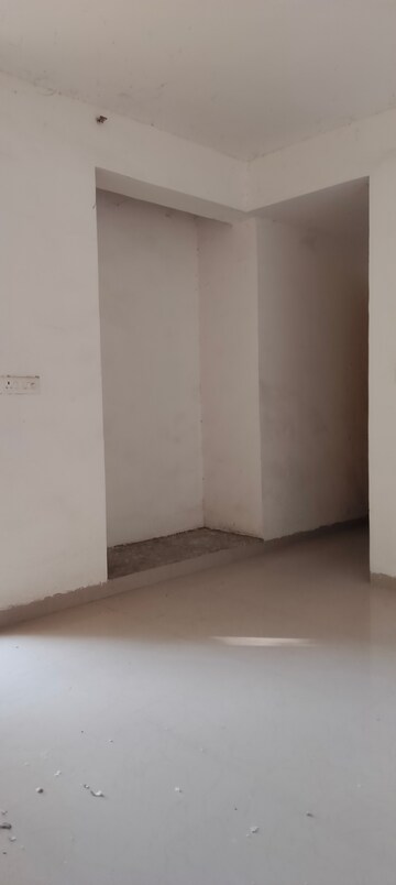 Room in 3 BHK Apartment at Green Power Society, Sector 75 – for Sale