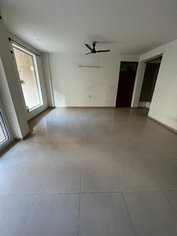 Room in 3 BHK Apartment at ATS Golf Meadows Lifestyle, Central Derabassi – for Rent