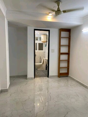 Room in 1 BHK Builder Floor at Ignou Road – for Rent