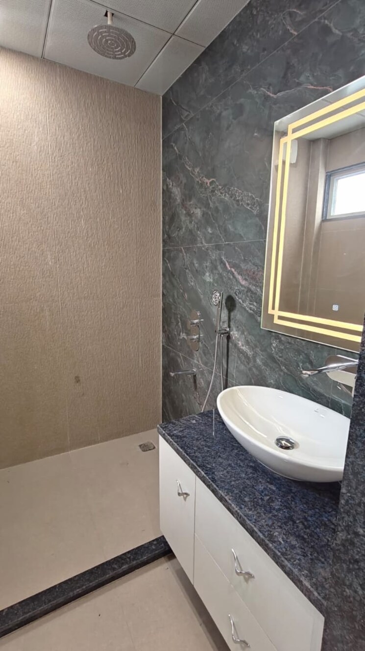 Bathroom, bptp-green-oaks 3 Bedroom 180 Sq.Yd. Builder Floor In Sector 70a Gurgaon 7966831