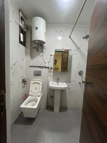 Bathroom in 3 BHK Apartment at Sector 10 Dwarka – for Rent