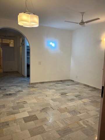 Room in 2 BHK Builder Floor at Lajpat Nagar – for Rent