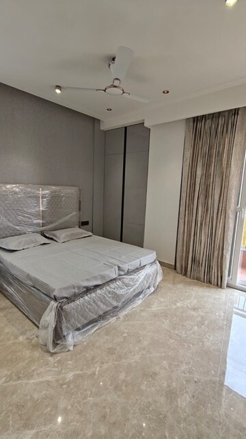 Master Bedroom in 3 BHK Builder Floor at BPTP Green Oaks, Sector 70a – for Sale