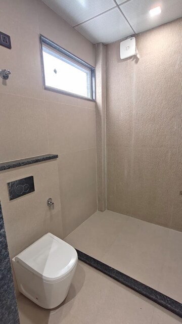 Bathroom in 3 BHK Builder Floor at BPTP Green Oaks, Sector 70a – for Sale
