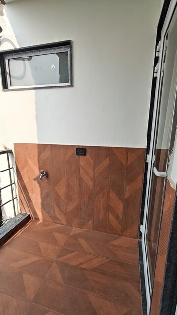 Furnished Amenities in 3 BHK Builder Floor at BPTP Green Oaks, Sector 70a – for Sale