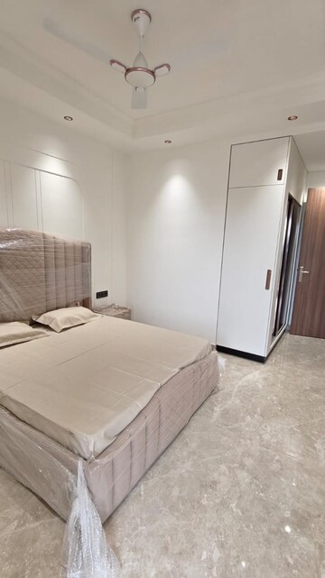 Master Bedroom in 3 BHK Builder Floor at BPTP Green Oaks, Sector 70a – for Sale