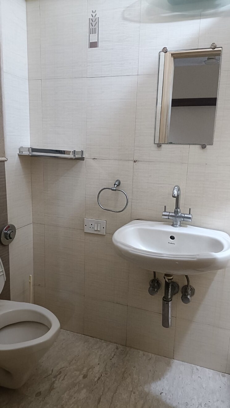 Bathroom, sabita-apartment 2 Bedroom 618 Sq.Ft. Apartment In Khar West Mumbai 7966855