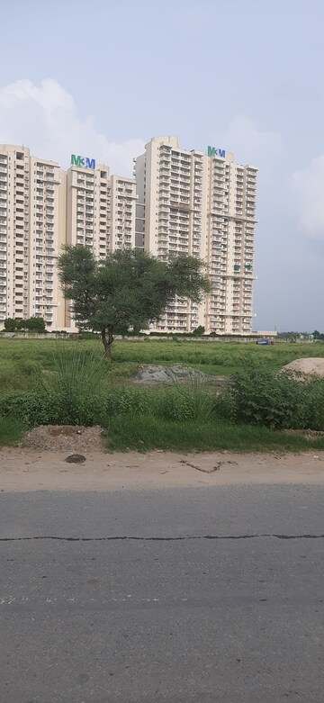 Master Bedroom in 2 BHK Apartment at Pareena Hanu Residency, Sector 68 – for Sale