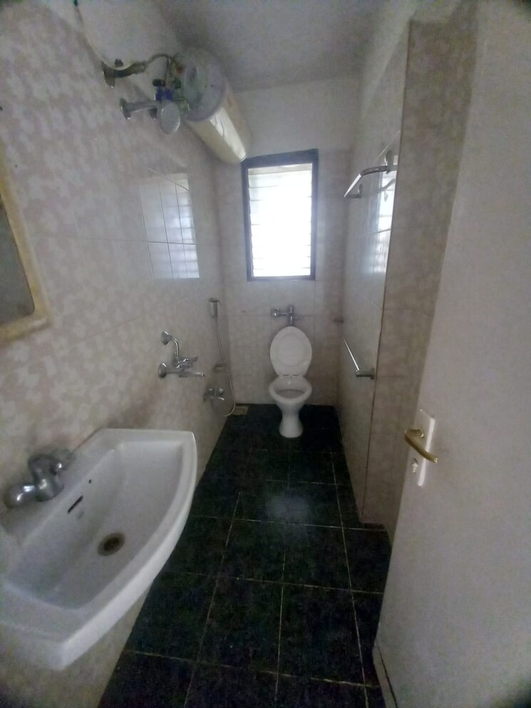 Bathroom, lokhandwala-riviera-tower 2 Bedroom 930 Sq.Ft. Apartment In Kandivali East Mumbai 7966933