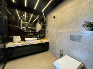 Attached Bathroom in 4 BHK Villa at Oberoi Seven, Goregaon East – for Rent