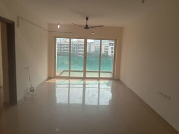 Room in 3 BHK Apartment at Lokhandwala Whispering Palms XXclusives, Kandivali East – for Rent