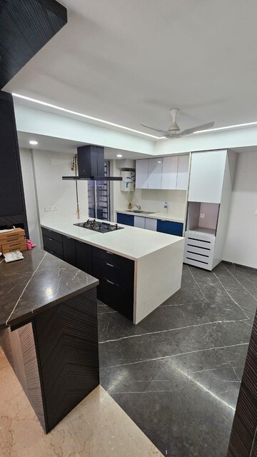 Master Bedroom in 3 BHK Apartment at Oberoi Exquisite Goregaon, Goregaon East – for Rent