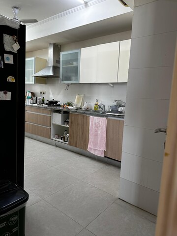 Kitchen in 4 BHK Apartment at DLF Park Place, Sector 54 – for Rent