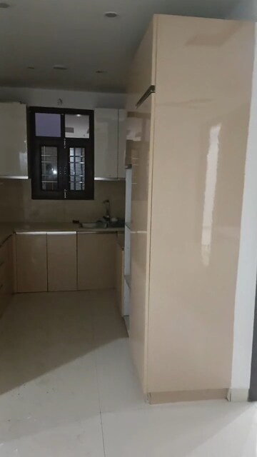 Master Bedroom in 3.5 BHK Builder Floor at Laxmi Nagar – for Rent