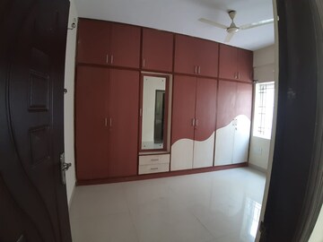 Room in 2 BHK Apartment at Mahadevpura – for Rent