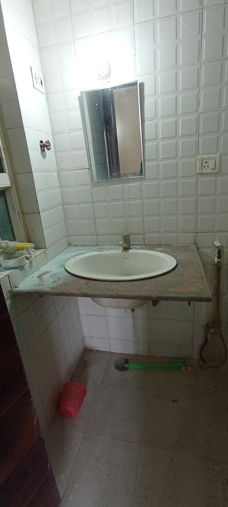 Bathroom, bptp-parklands 3 Bedroom 1560 Sq.Ft. Builder Floor In Sector 76 Faridabad 7967062