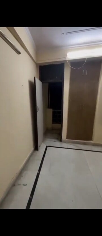 Furnished Amenities in 3 BHK Builder Floor at Mehrauli – for Rent