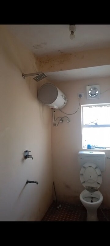 Bathroom in Studio Apartment at Moti Nagar – for Rent