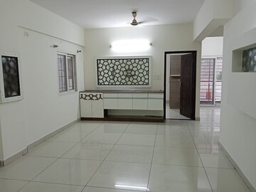 Room in 2.5 BHK Apartment at Mahadevpura – for Rent