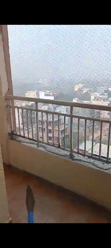 Master Bedroom in 1.5 BHK Apartment at Migsun Roof, Raj Nagar Extension – for Sale