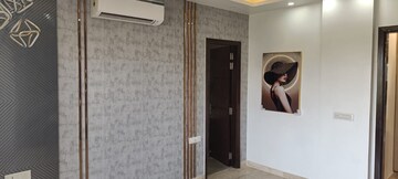 Building Lobby in 3 BHK Builder Floor at Ocus Quantum, Sector 51 – for Sale